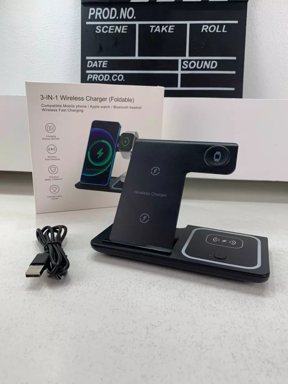 Station de charge sans fil 3 en 1 pour smartphones et appareils électroniques – شاحن لاسلكي للهاتف و الأجهزة الإلكترونية